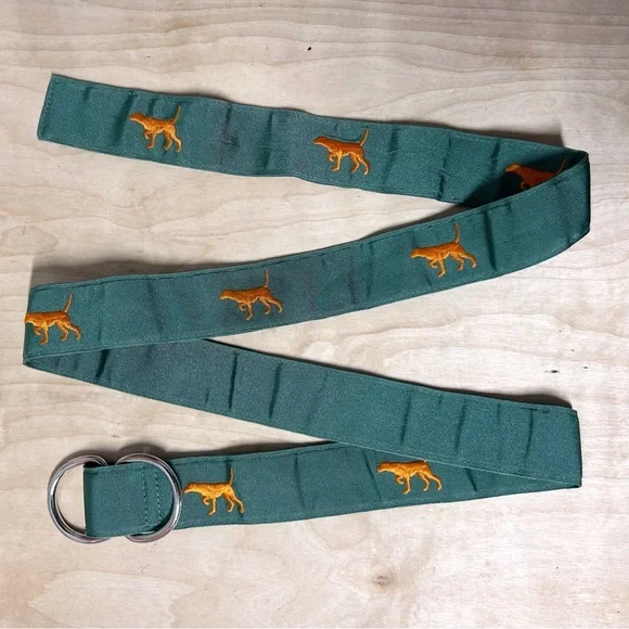 Vineyard Vines D-ring Green Belt with Orange Embroidered Dog Motifs Sz L EUC - Picture 4 of 8